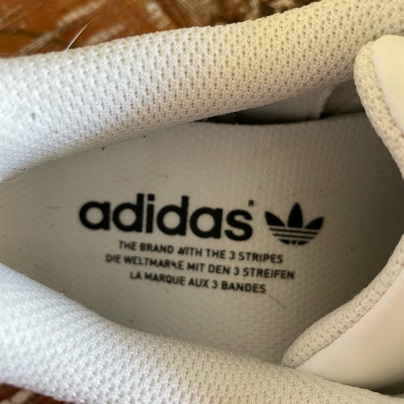 COPY - BRAND NEW WHITE ADIDAS - US WOMENS 8 - Picture 7 of 8